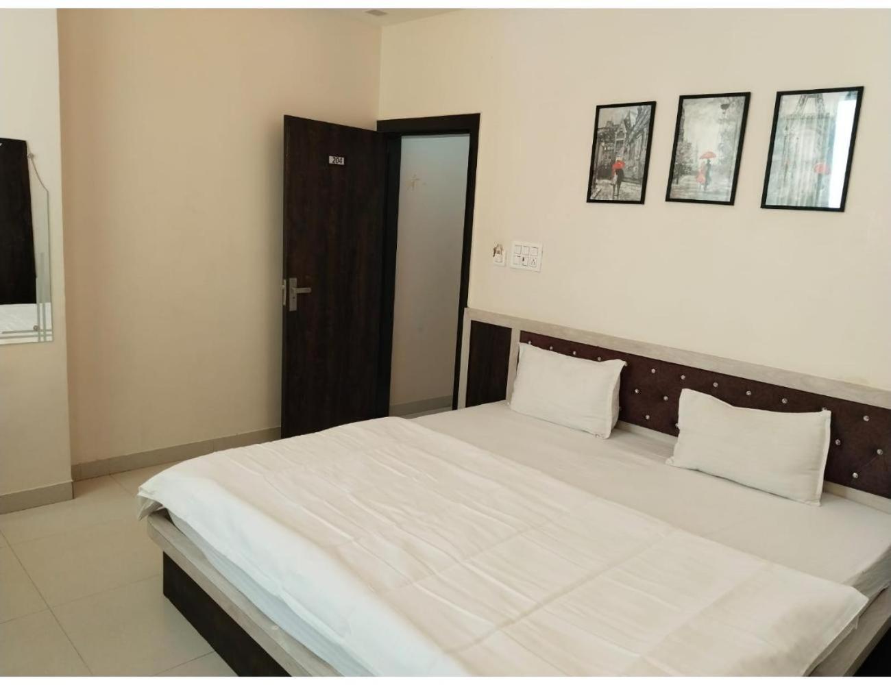 Hotel Dazzle, Jodhpur จ๊อดปูร์ ภายนอก รูปภาพ